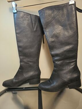 Lucky Brand Classic Black Leather Knee-High Boots - Women's Stylish Riding Boot